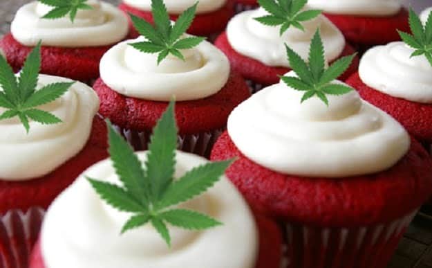 Weed - Marijuana Recipes: Chocolate Red Velvet Cannabis Cupcakes